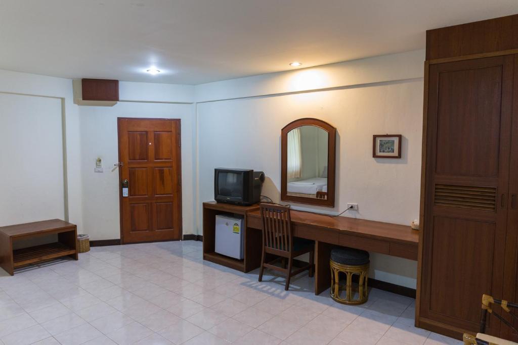 Forum House Hotel Krabi town Rum bild