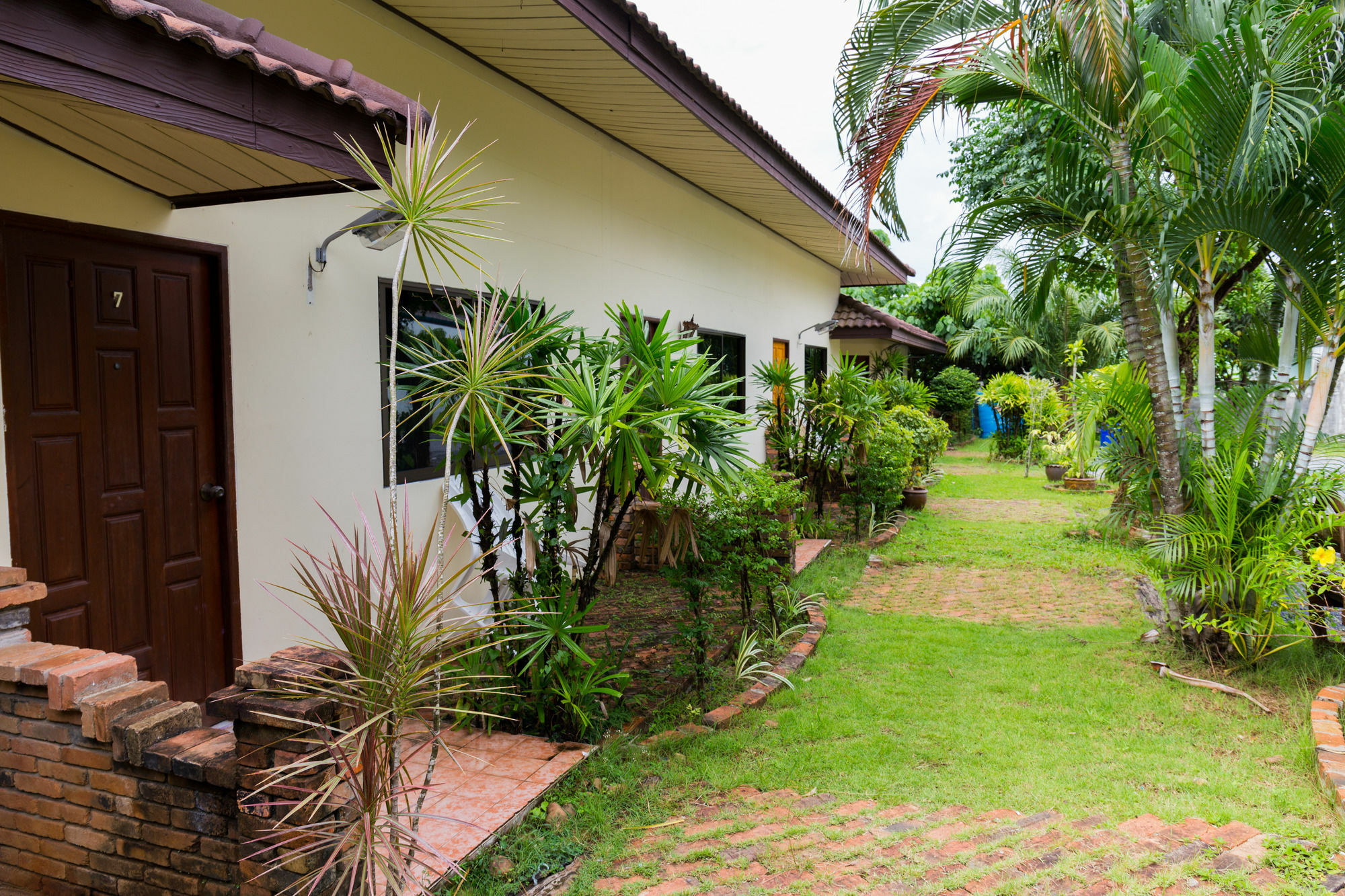 Forum House Hotel Krabi town Exteriör bild